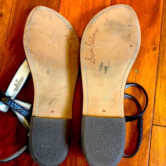 Adorable Sam sandals! - Picture 2 of 5
